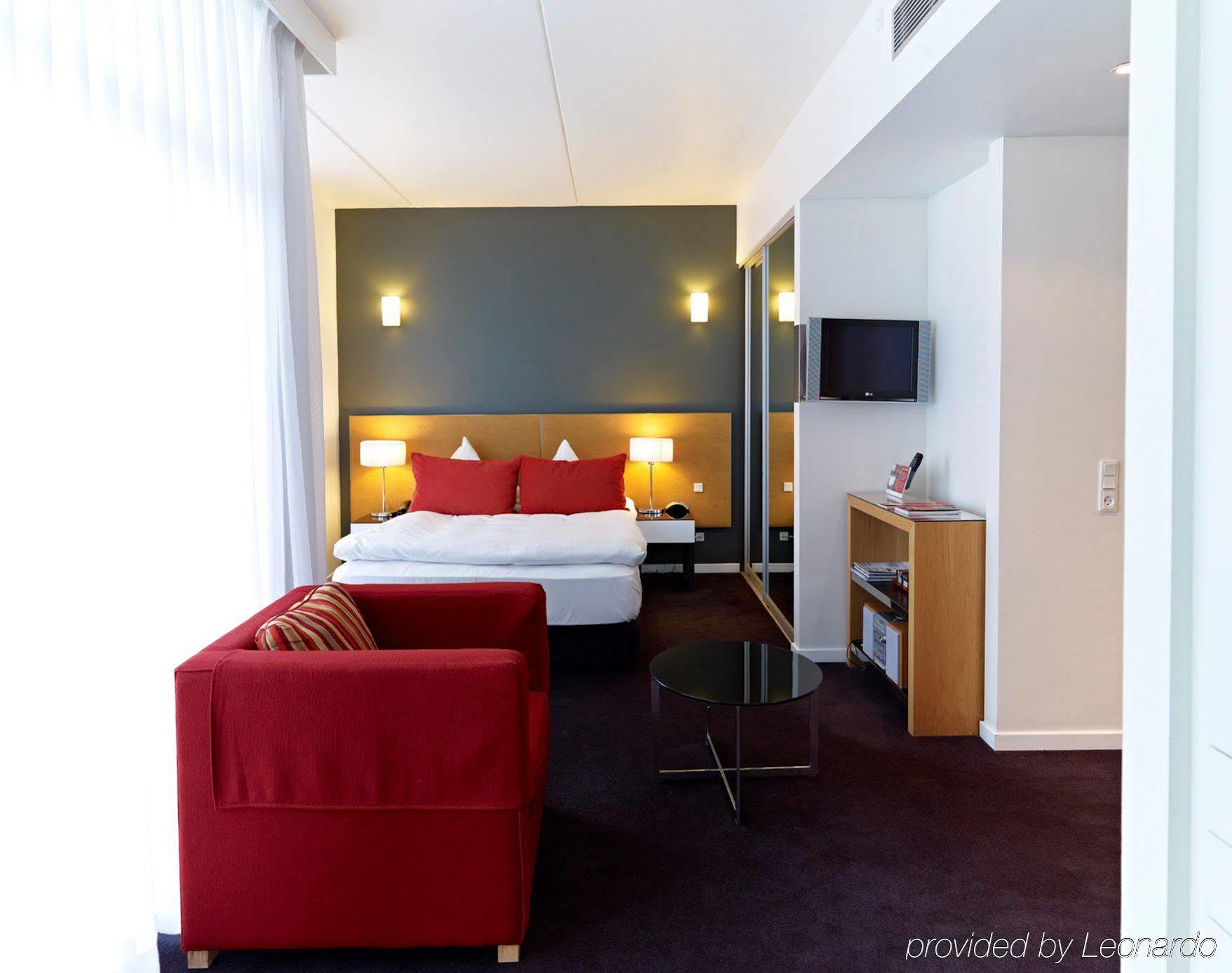 Aparthotel Adina 4*